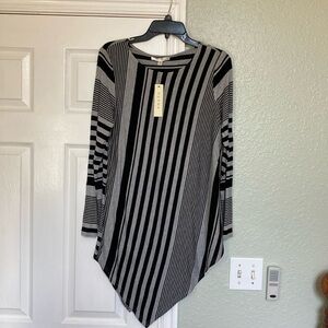 NWT Cyrus Women’s Long Sleeved Top Sz Medium